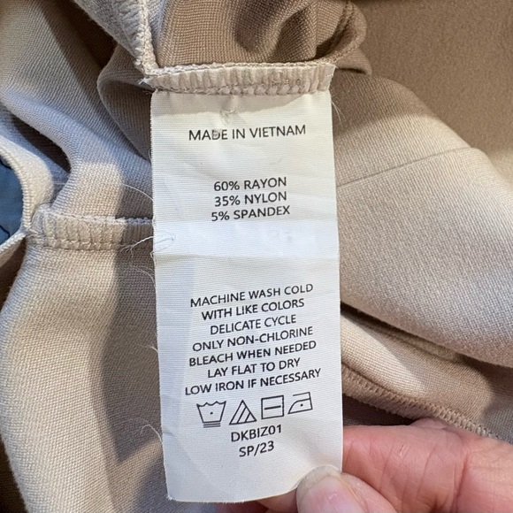 NWT Quince Ultra Stretch Ponte Super Wide Leg Pants Ecru Sz Medium🧡 - Picture 10 of 11